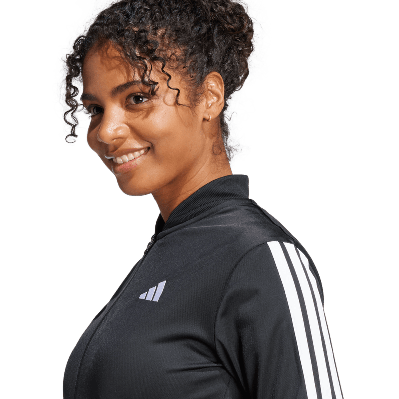 Sudadera-adidas-para-mujer-W-3S-Tr-Ts-para-moda-color-negro.-Lateral-Sobre-Modelo