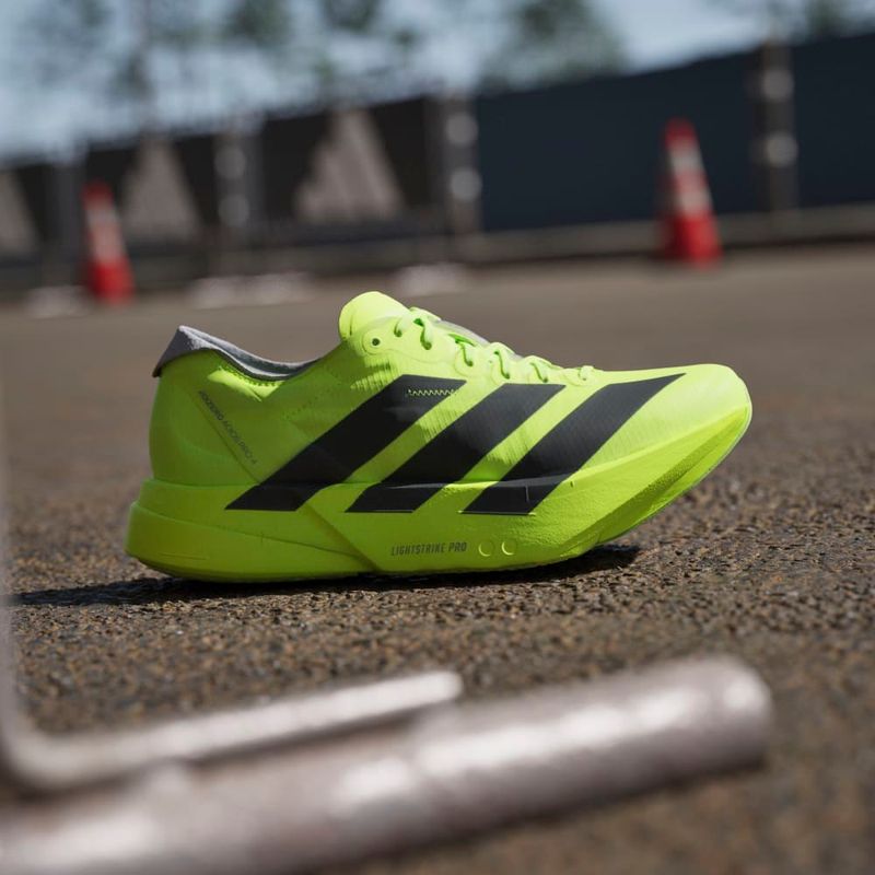 Tenis-adidas-para-mujer-Adizero-Adios-Pro-4-para-correr-color-verde.-Mktg-Vista-17