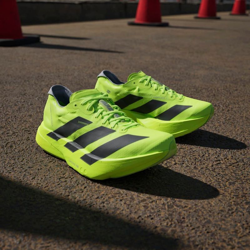 Tenis-adidas-para-mujer-Adizero-Adios-Pro-4-para-correr-color-verde.-Mktg-Vista-41