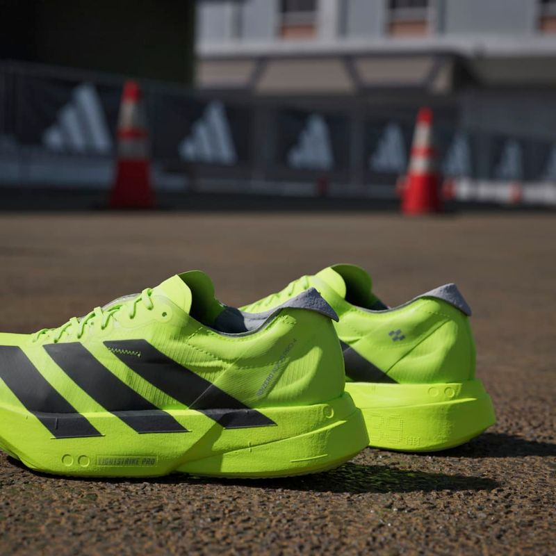 Tenis-adidas-para-mujer-Adizero-Adios-Pro-4-para-correr-color-verde.-Mktg-Vista-46
