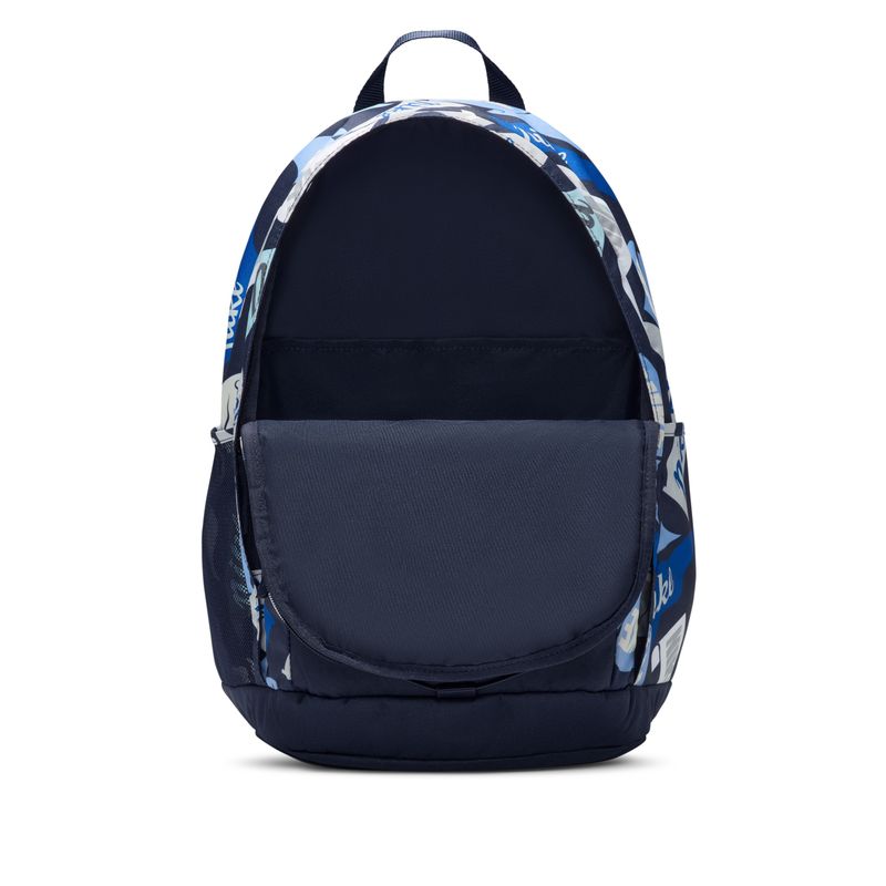 Morral-nike-para-hombre-Nk-Hayward-Bkpk-Penant-Toss-para-moda-color-azul.-Reverso-Sobre-Modelo