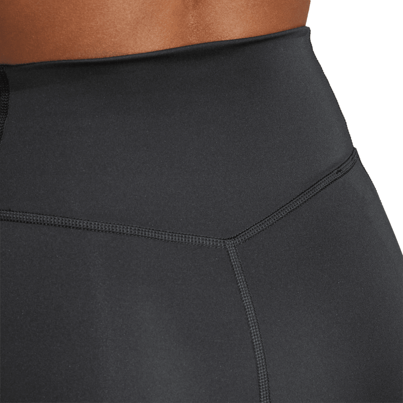 Licra-adidas-para-mujer-Opt-3S-1-4-para-entrenamiento-color-negro.-Lateral-Sobre-Modelo