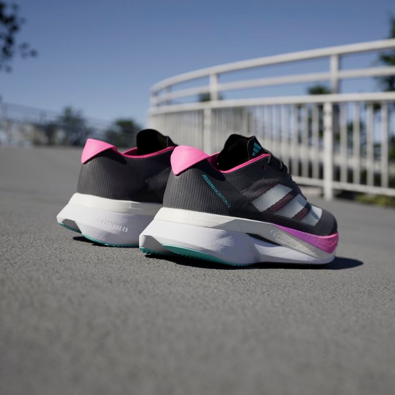 Tenis-adidas-para-mujer-Adizero-Boston-12-W-para-correr-color-gris.-Mktg-Vista-5