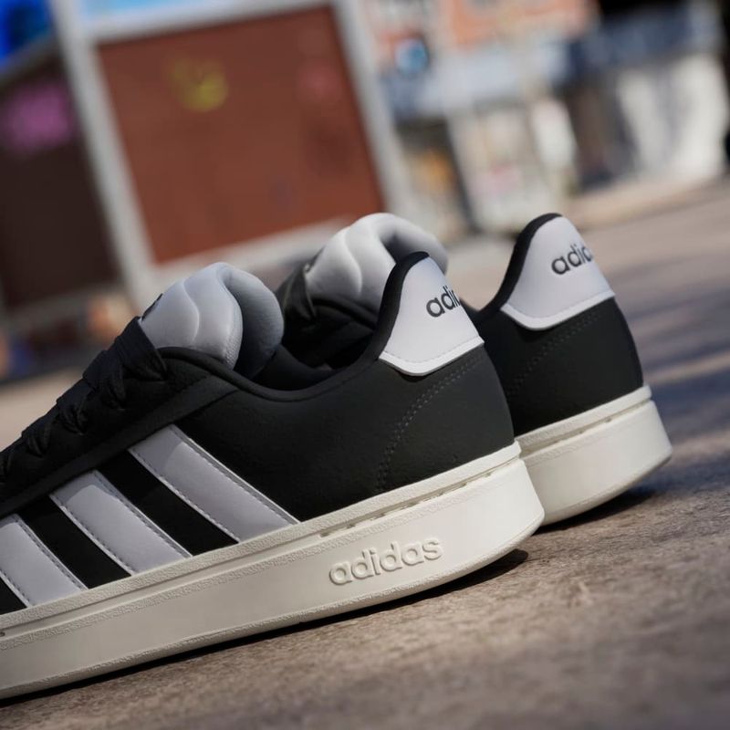 Tenis-adidas-para-hombre-Grand-Court-Alpha-0-para-moda-color-negro.-Mktg-Vista-42