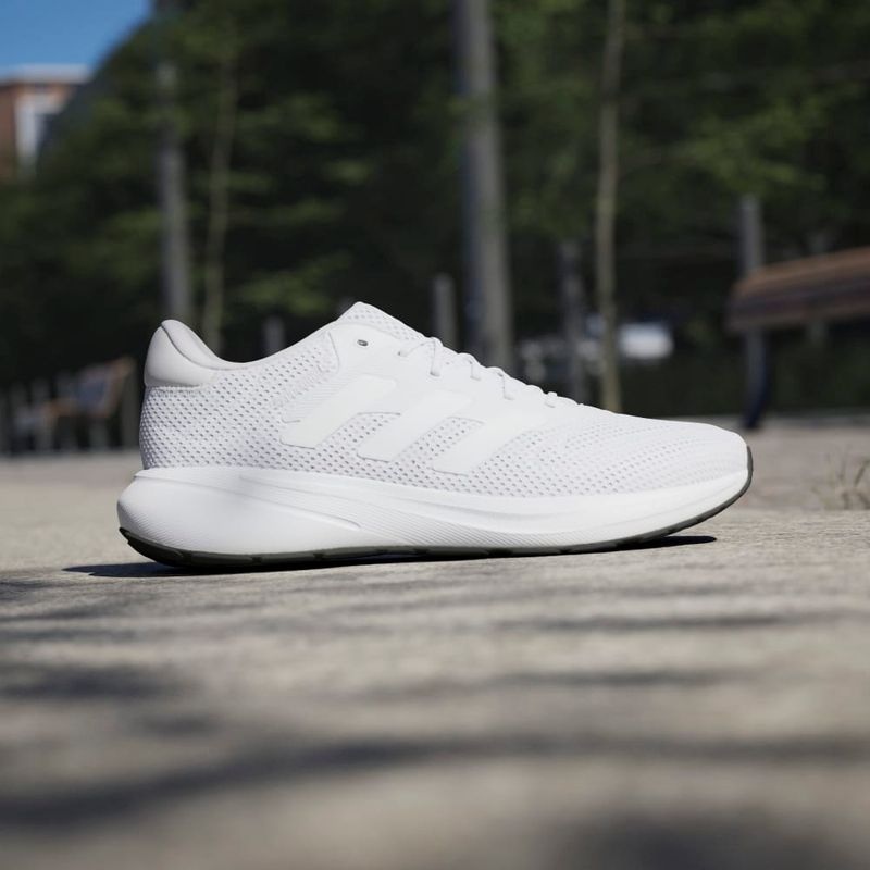 Tenis-adidas-unisex-Response-Runner-U-para-correr-color-blanco.-Mktg-Vista-2