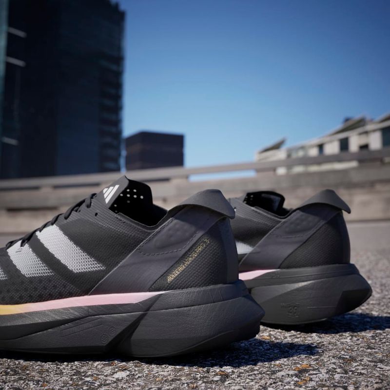 Tenis-adidas-para-mujer-Adizero-Adios-Pro-3-para-correr-color-negro.-Mktg-Vista-9