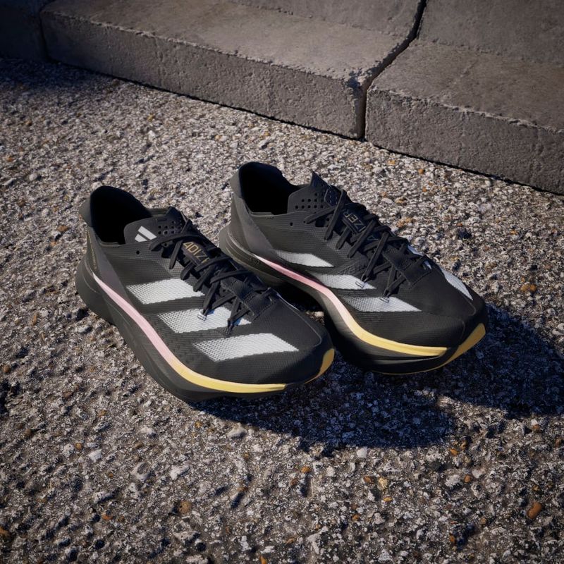 Tenis-adidas-para-mujer-Adizero-Adios-Pro-3-para-correr-color-negro.-Mktg-Vista-4