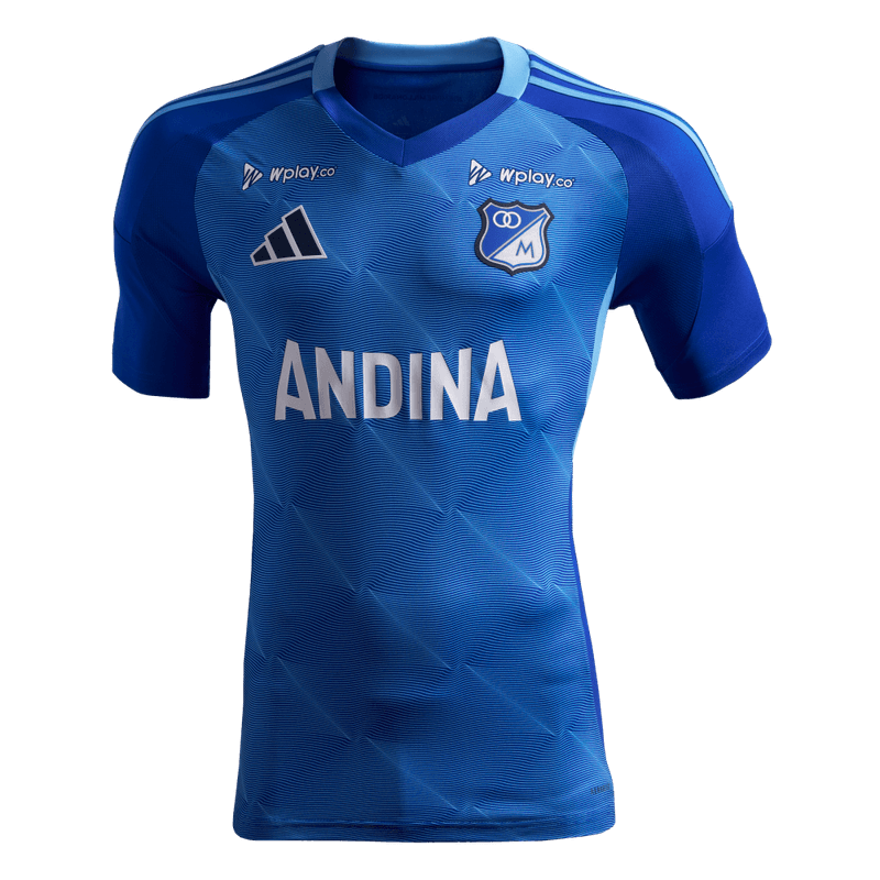 Camiseta-De-Equipo-adidas-para-hombre-Mil-H-Jsy-para-futbol-color-azul.-Frontal-Sobre-Modelo