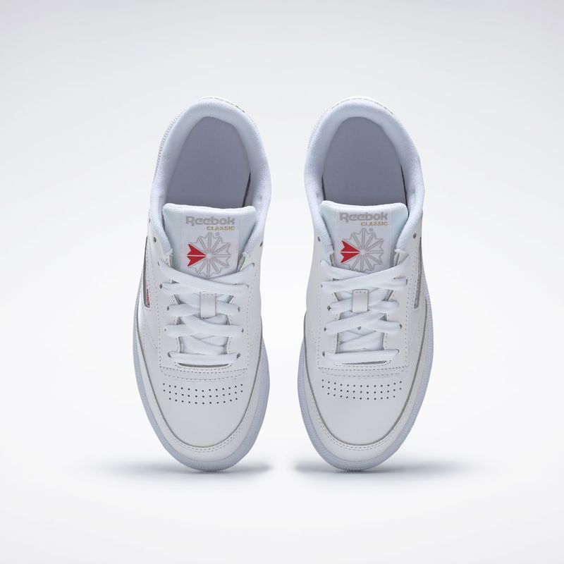 Tenis-reebok-para-mujer-Club-C-85-para-moda-color-blanco.-Capellada