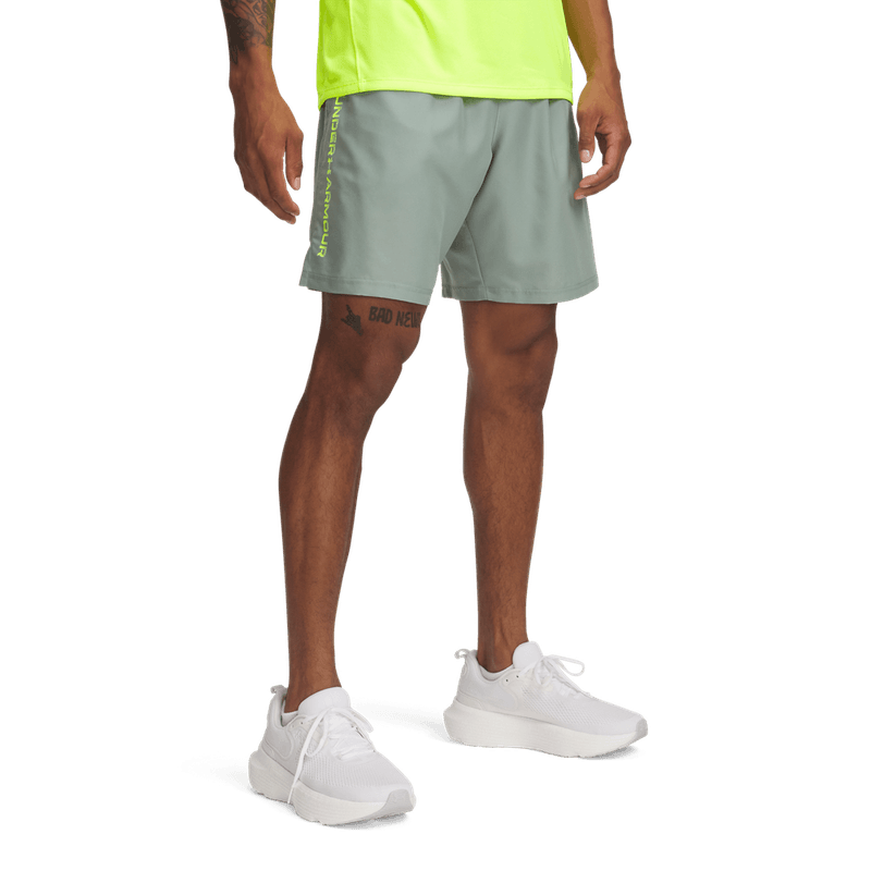 Pantaloneta-under-armour-para-hombre-Ua-Tech-Woven-Wordmark-Short-para-entrenamiento-color-verde.-Frente-Sin-Modelo