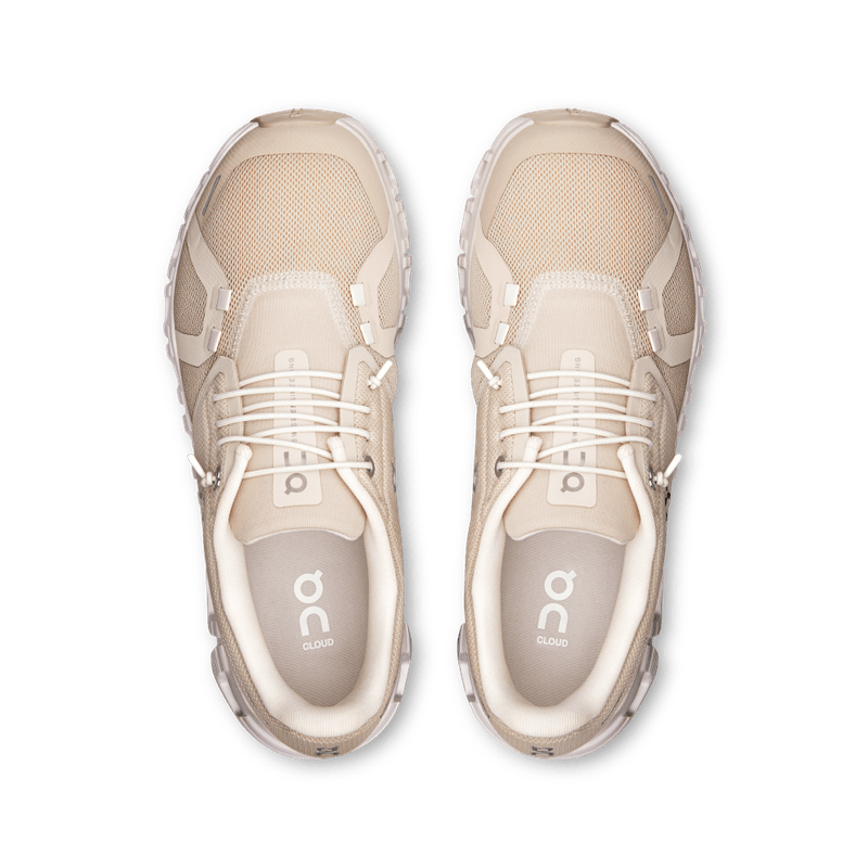 Tenis-on-para-mujer-Cloud-6-para-moda-color-gris.-Capellada