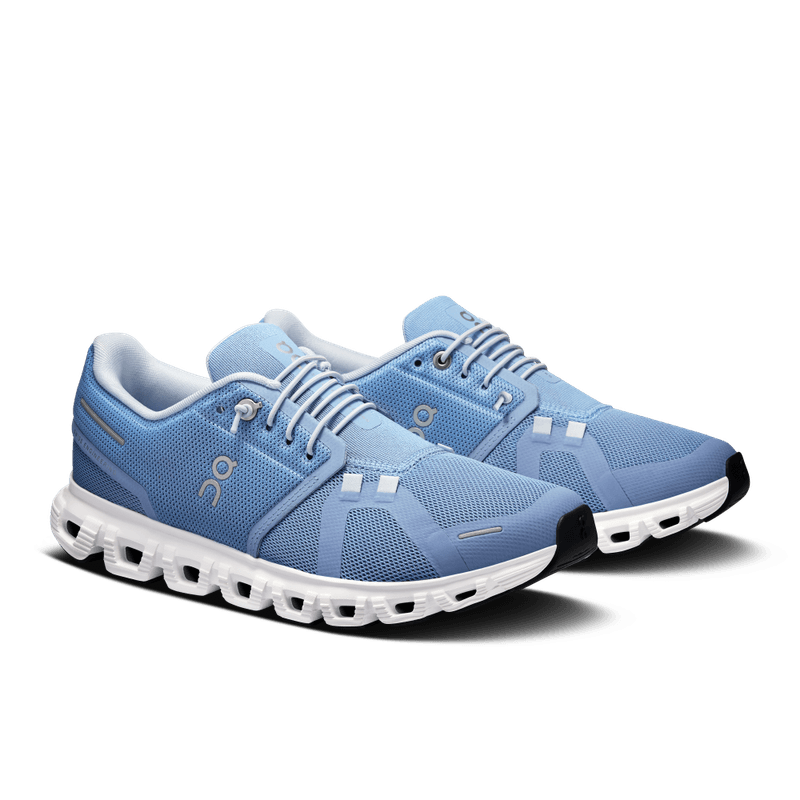 Tenis-on-para-mujer-Cloud-6-para-moda-color-gris.-Par-Alineados-