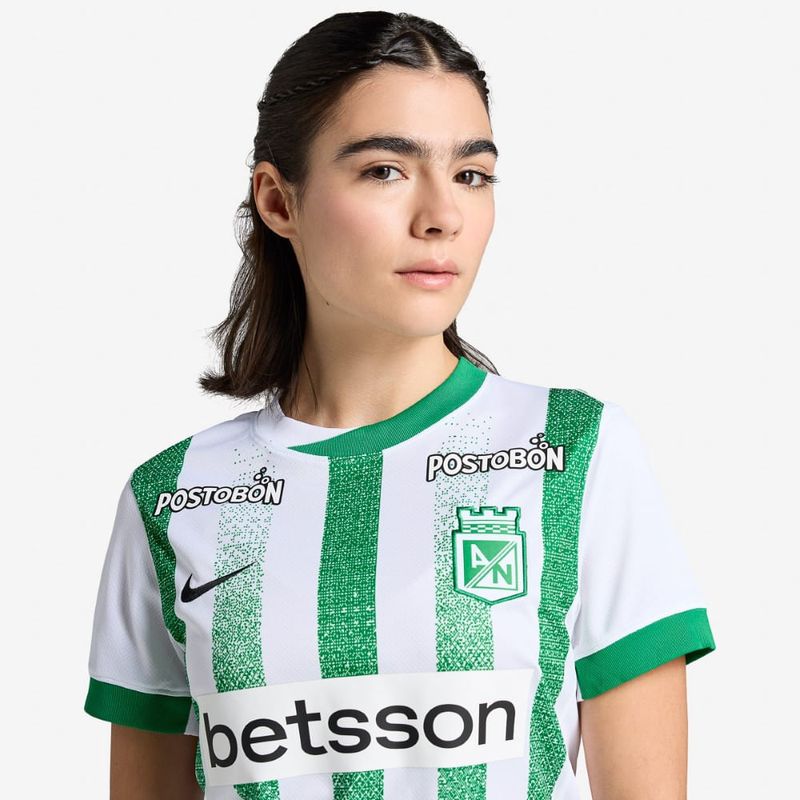 Camiseta-De-Equipo-nike-para-mujer-An-W-Nk-Df-Jsy-Ss-Stad-Hm-para-futbol-color-blanco.-Reverso-Sobre-Modelo