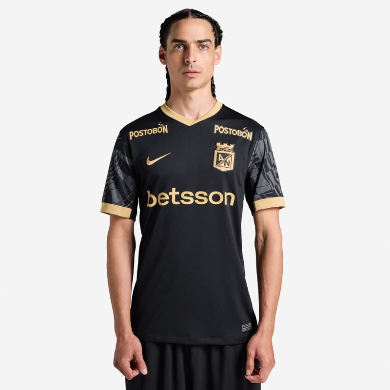 Camiseta-De-Equipo-nike-para-hombre-An-M-Nk-Df-Jsy-Ss-Stad-Aw-para-futbol-color-negro.-Reverso-Sobre-Modelo