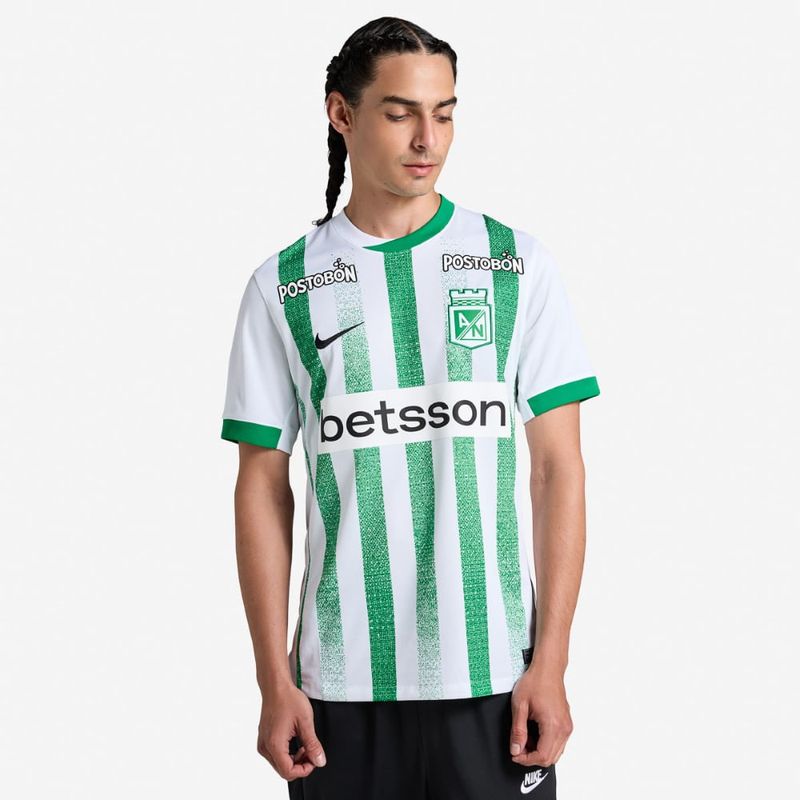Camiseta-De-Equipo-nike-para-hombre-An-M-Nk-Df-Jsy-Ss-Stad-Hm-para-futbol-color-blanco.-Reverso-Sobre-Modelo