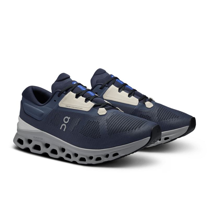 Tenis-on-para-hombre-Cloudstratus-3-para-correr-color-negro.-Par-Alineados-