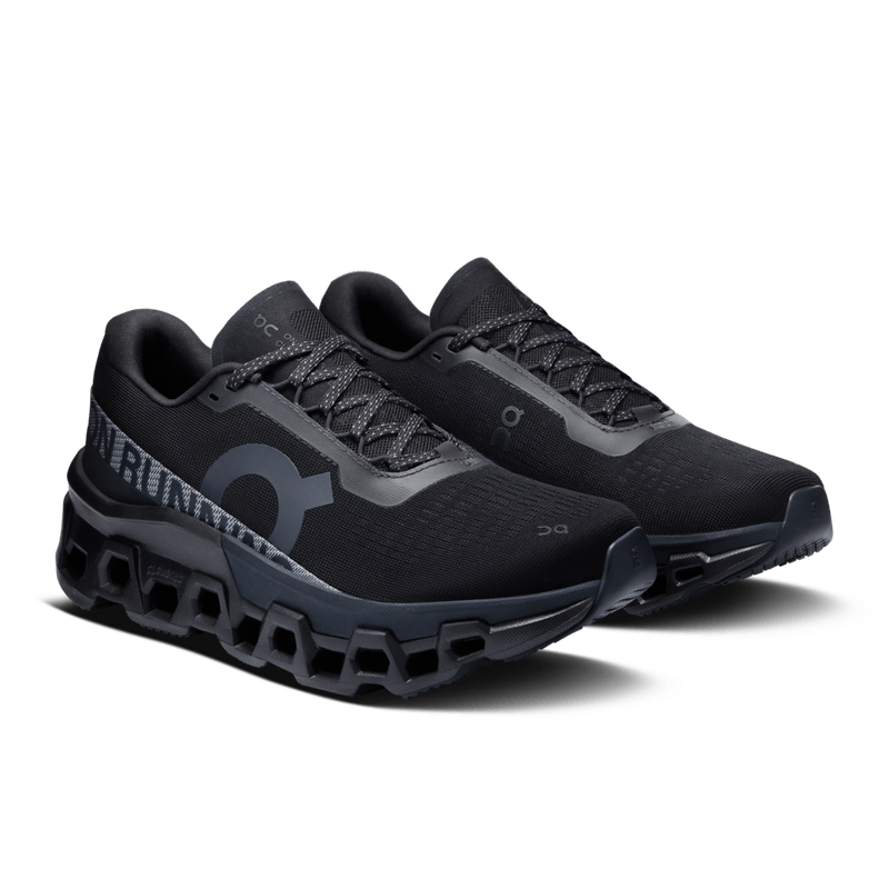 Tenis-on-para-mujer-Cloudmonster-2-para-correr-color-negro.-Par-Alineados-