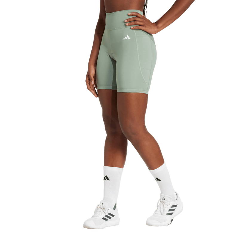 Licra-adidas-para-mujer-Opt-Ess-St-7In-para-entrenamiento-color-verde.-Frontal-Sobre-Modelo-1