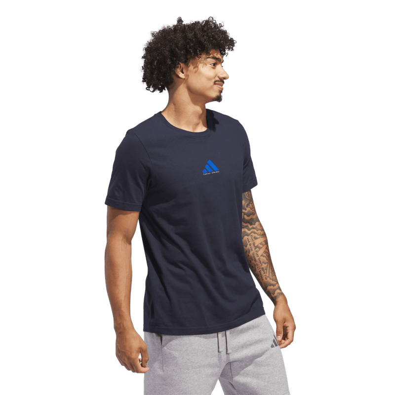 Camiseta-Manga-Corta-adidas-para-hombre-M-C-Photo-Tee-para-moda-color-rosado.-Frontal-Sobre-Modelo-1