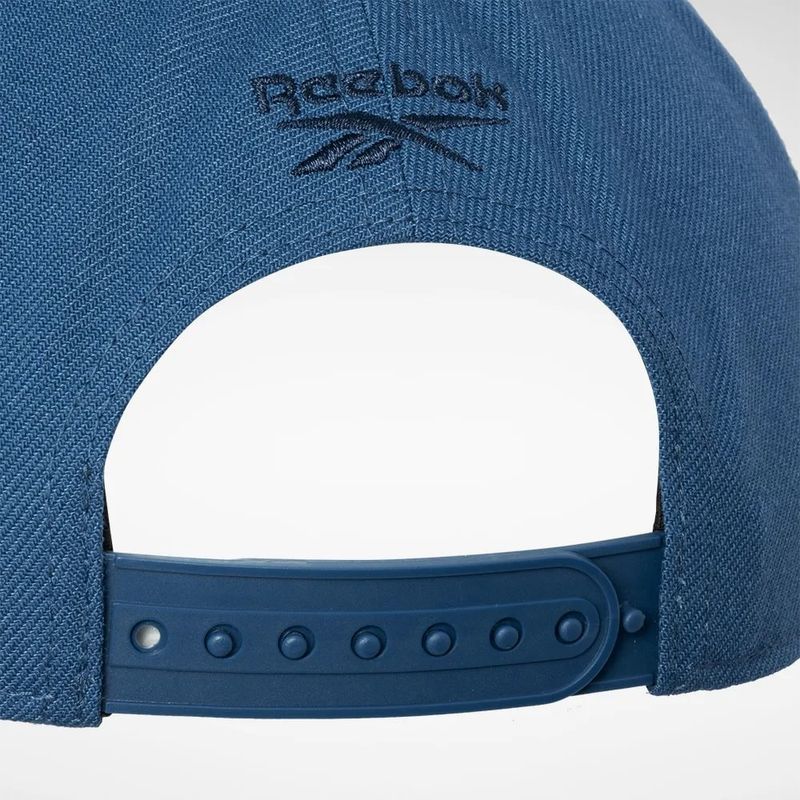 Gorra-reebok-unisex-Ubf-Baseb-Cap-para-moda-color-azul.-Sobre-Modelo