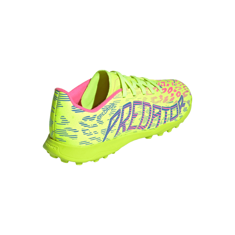 Guayos-adidas-para-niño-Predator-League-Tf-para-futbol-color-verde.-Par-Alineados