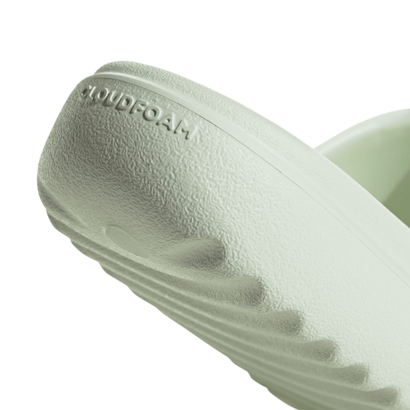 Tenis-adidas-unisex-Adilette-Lumia-para-moda-color-verde.-Detalle-2