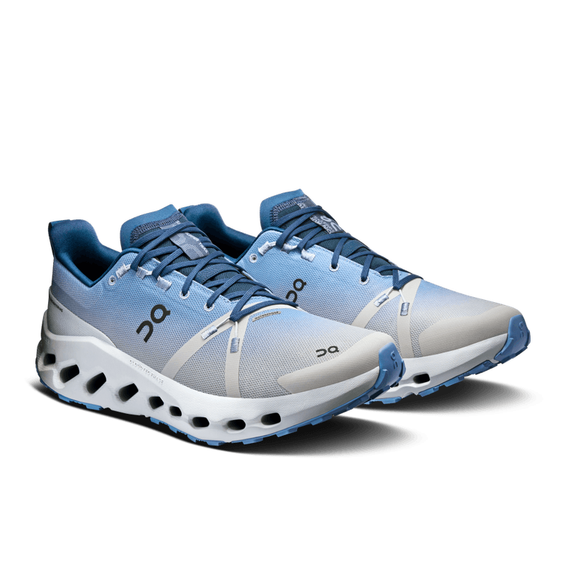 Tenis-on-para-hombre-Cloudsurfer-Trail-Wp-para-outdoor-color-azul.-Par-Alineados-