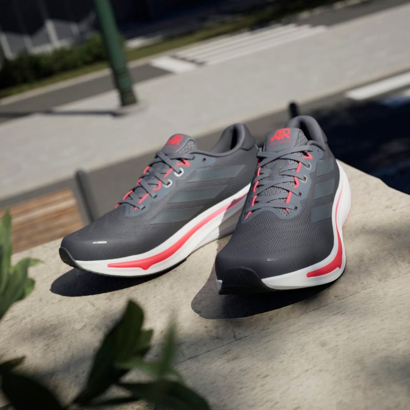 Tenis-adidas-para-hombre-Supernova-Rise-2-M-para-correr-color-gris.-Detalle-8