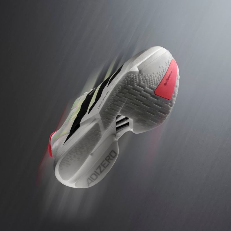 Tenis-adidas-para-mujer-Adizero-Adios-Pro-4-para-correr-color-blanco.-Mktg-Vista-2
