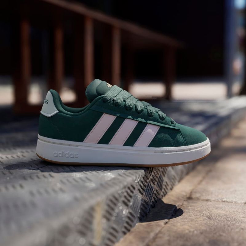 Tenis-adidas-para-mujer-Grand-Court-Alpha-0-para-moda-color-verde.-Mktg-Vista-2