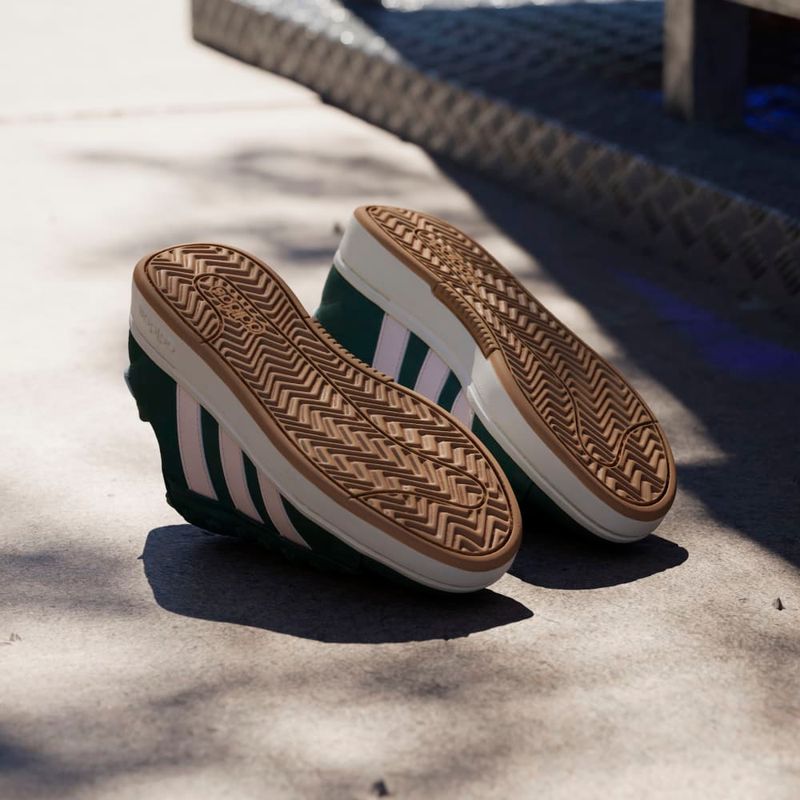 Tenis-adidas-para-mujer-Grand-Court-Alpha-0-para-moda-color-verde.-Mktg-Vista-3