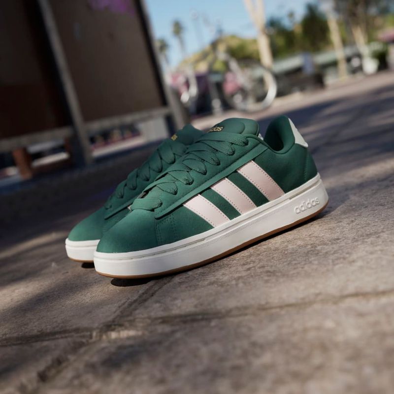 Tenis-adidas-para-mujer-Grand-Court-Alpha-0-para-moda-color-verde.-Mktg-Vista-7