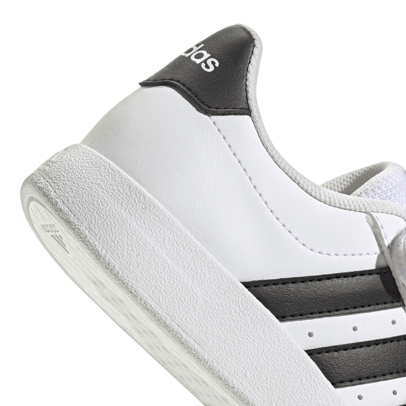 Tenis-adidas-para-niño-Breaknet-2.0-El-C-para-tenis-color-blanco.-Detalle-2
