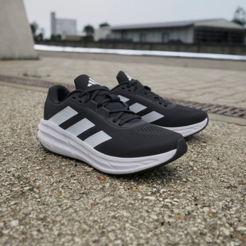 Tenis-adidas-para-hombre-Questar-3-M-para-correr-color-negro.-Mktg-Vista-5