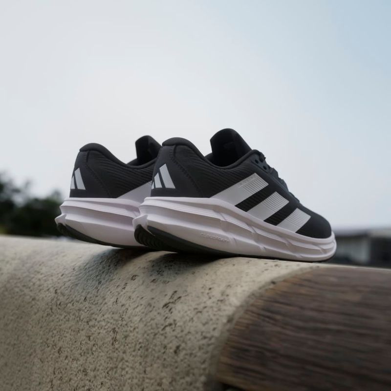 Tenis-adidas-para-hombre-Questar-3-M-para-correr-color-negro.-Mktg-Vista-26