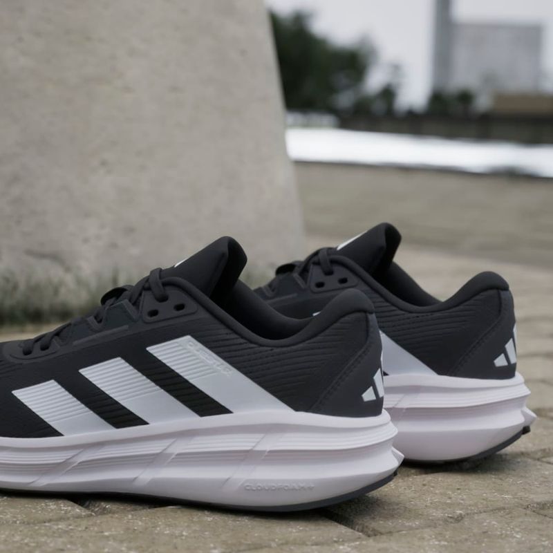 Tenis-adidas-para-hombre-Questar-3-M-para-correr-color-negro.-Mktg-Vista-43