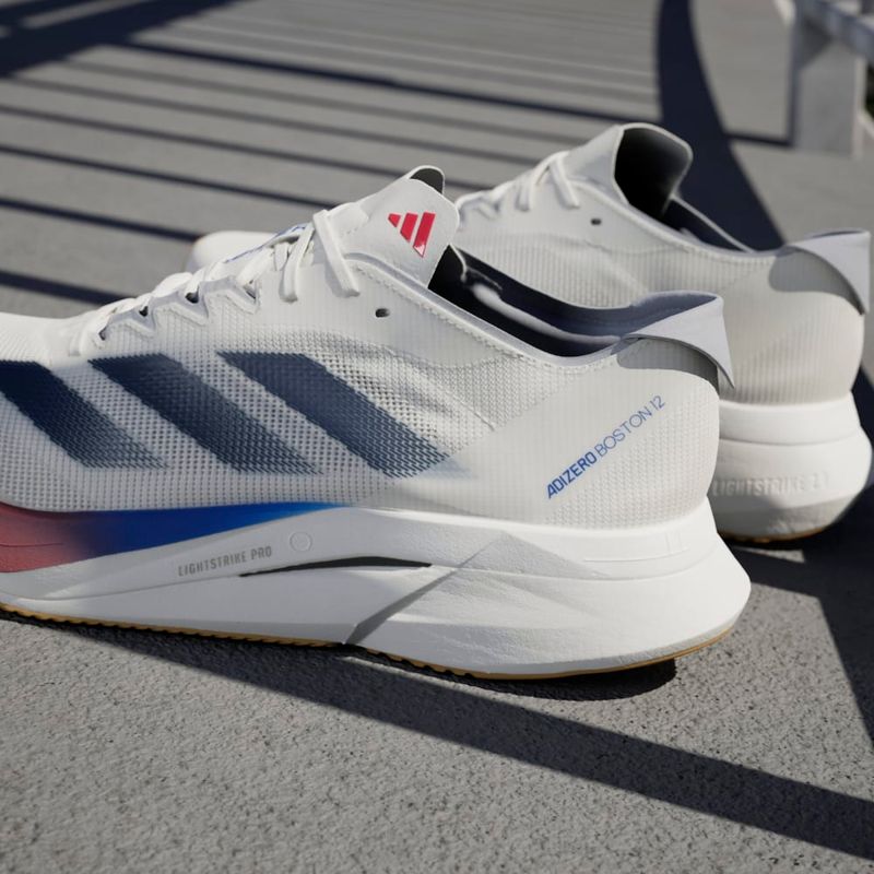 Tenis-adidas-para-hombre-Adizero-Boston-12-M-para-correr-color-blanco.-Mktg-Vista-9