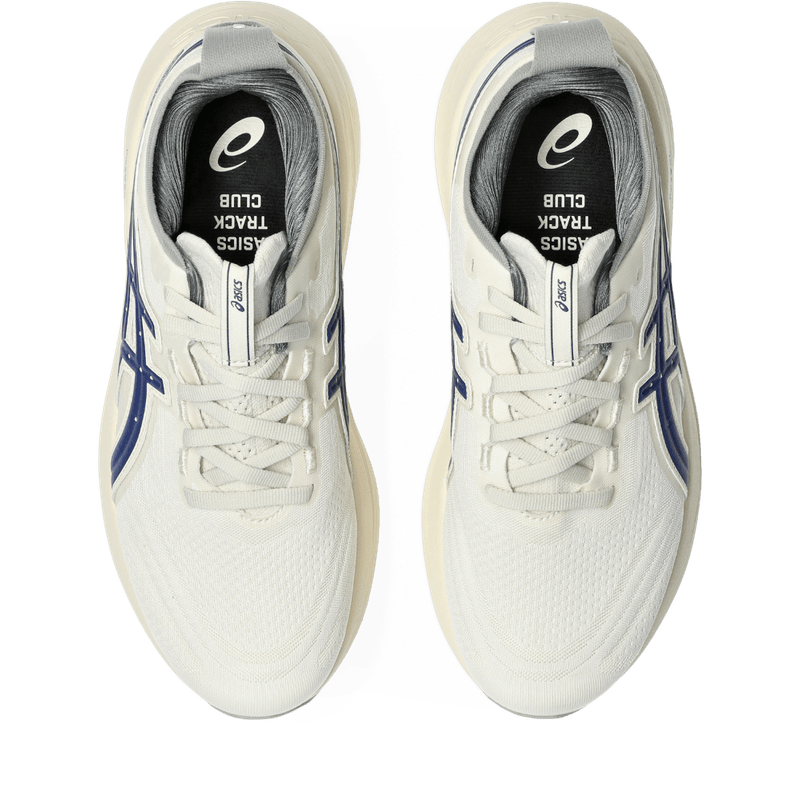 Tenis-asics-para-mujer-Gel-Nimbus-27-Atc-para-correr-color-beige.-Capellada
