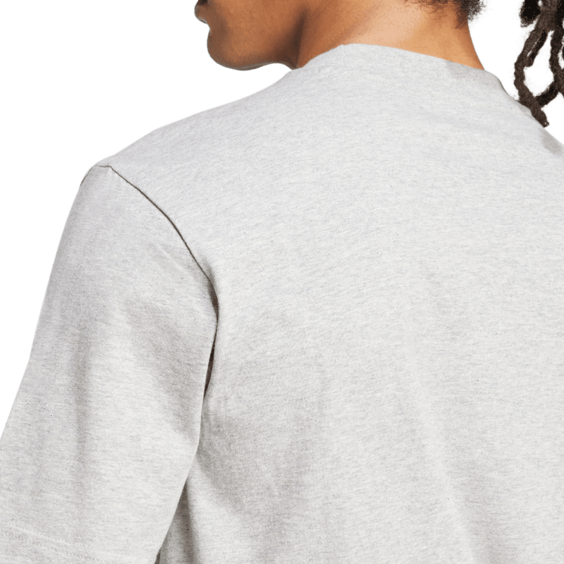 Camiseta-Manga-Corta-adidas-para-hombre-M-Sl-Sj-T-para-moda-color-gris.-Detalle-Reflectivo-Modelo