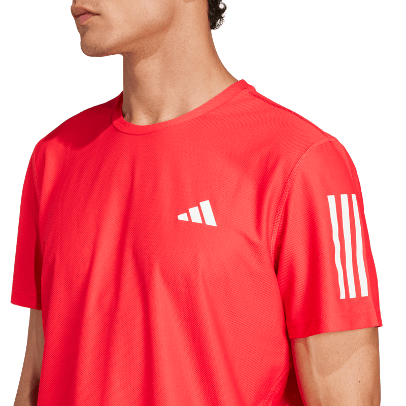 Camiseta-Manga-Corta-adidas-para-hombre-Otr-B-Tee-para-correr-color-rojo.-Detalle-Posterior