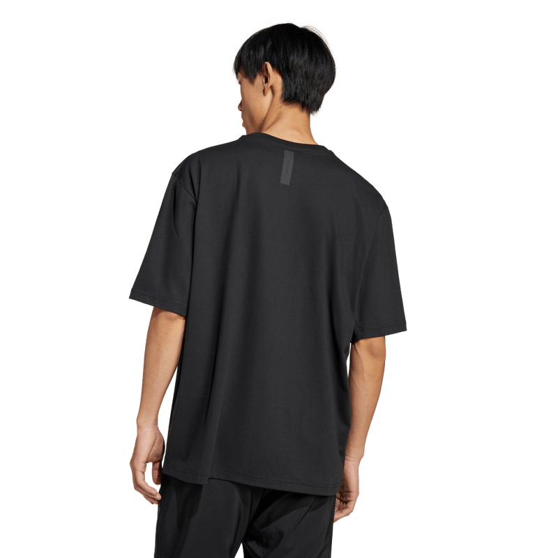 Camiseta-Manga-Corta-adidas-para-hombre-M-Z.N.E.-Tee-Lo-para-moda-color-negro.-Frente-Sin-Modelo