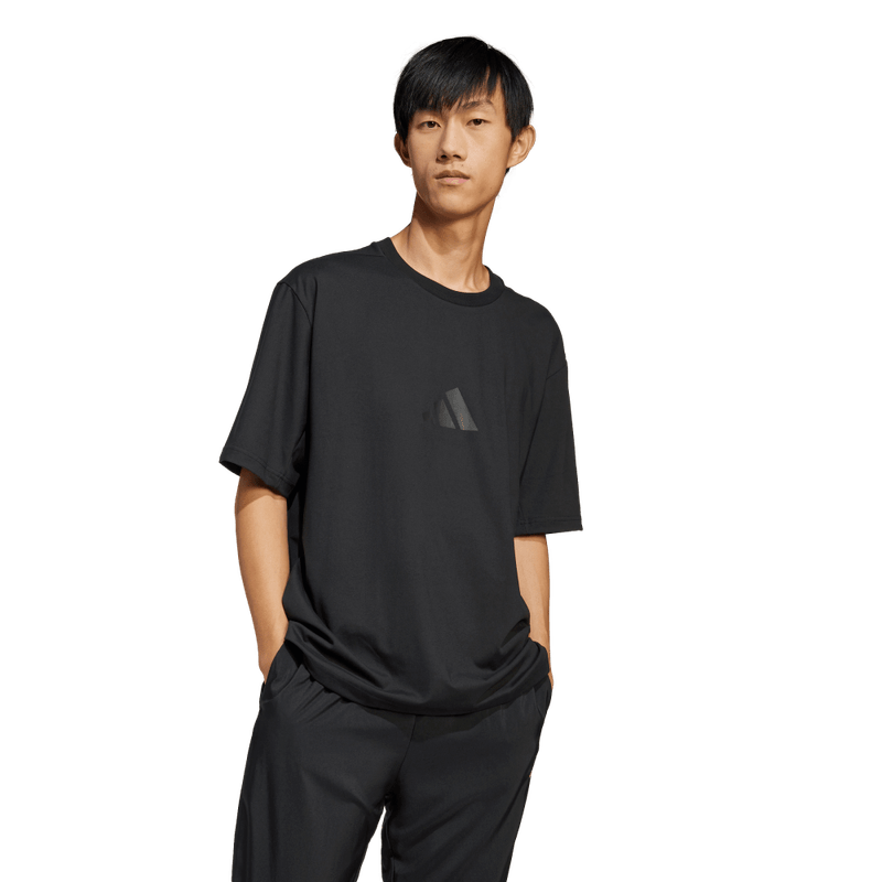 Camiseta-Manga-Corta-adidas-para-hombre-M-Z.N.E.-Tee-Lo-para-moda-color-negro.-Reverso-Sin-Modelo