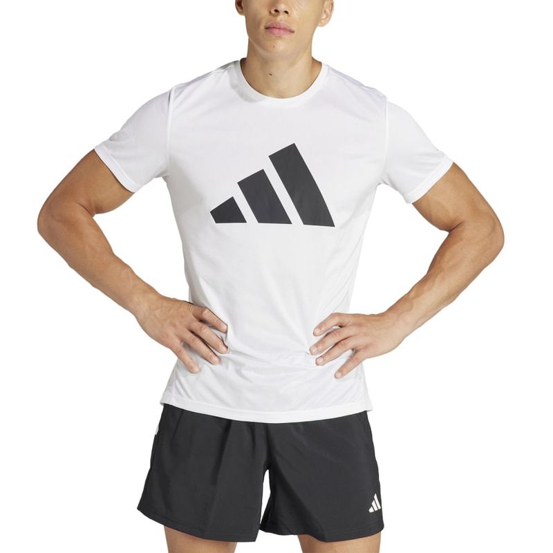 Camiseta-Manga-Corta-adidas-para-hombre-Run-It-Tee-para-correr-color-blanco.-Zoom-Frontal-Sobre-Modelo