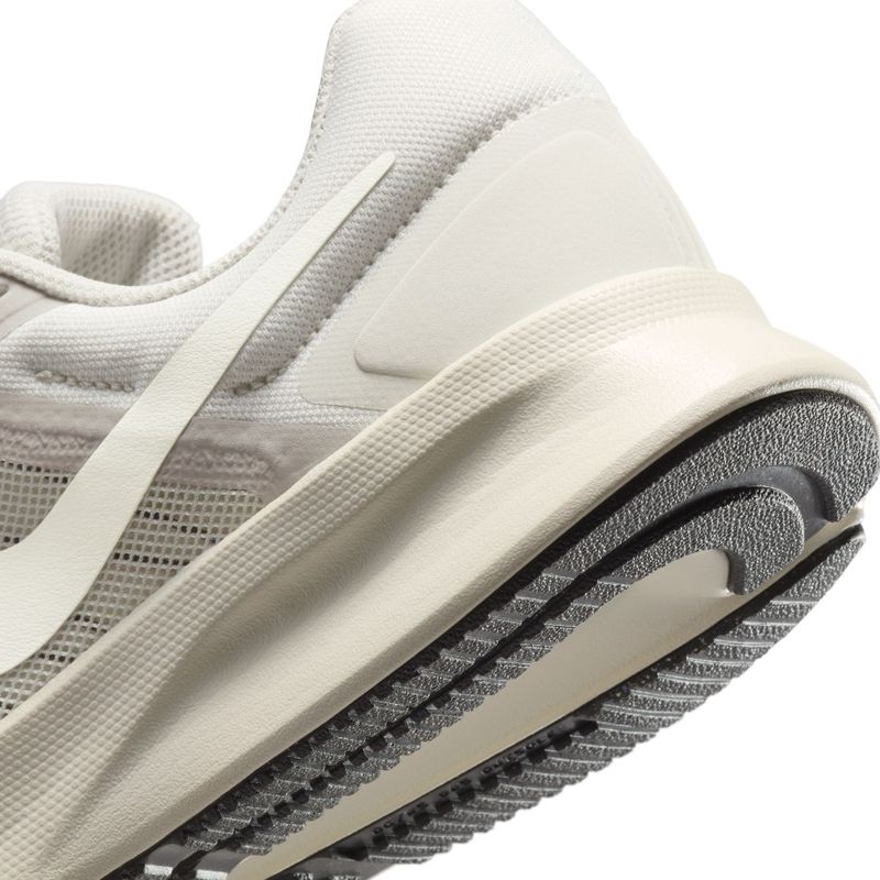 Tenis-nike-para-mujer-W-Nike-Run-Swift-3-para-correr-color-gris.-Talon