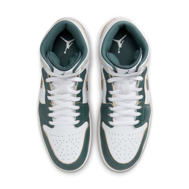 Tenis-nike-para-hombre-Air-Jordan-1-Mid-Se-para-moda-color-blanco.-Capellada