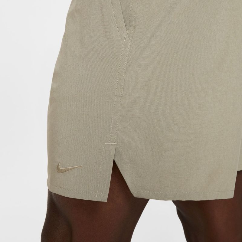 Pantaloneta-nike-para-hombre-M-Nk-Df-Unlimited-Wvn-7In-Ul-para-entrenamiento-color-beige.-Detalle-4