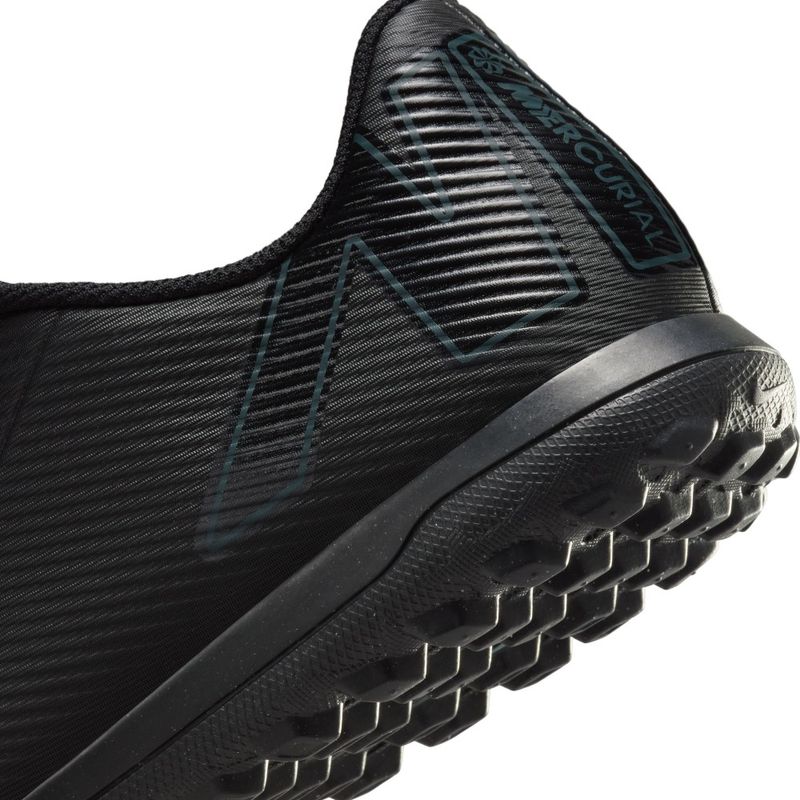 Guayos-nike-para-hombre-Vapor-16-Club-Tf-para-futbol-color-negro.-Talon