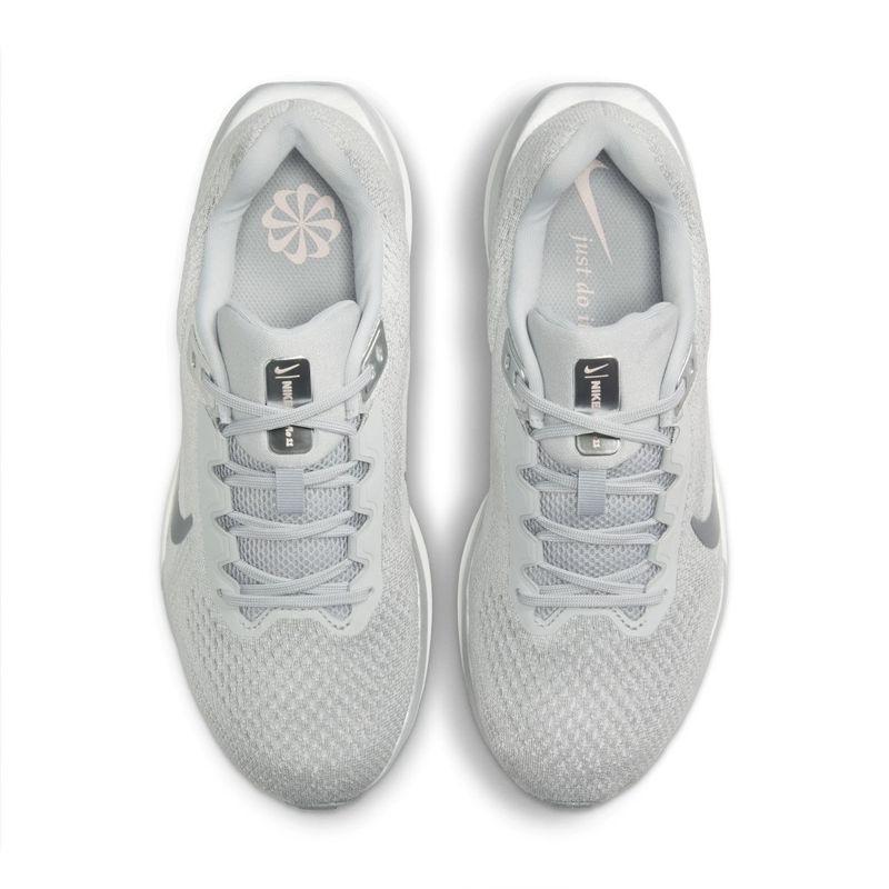 Tenis-nike-para-mujer-Wmns-Nike-Air-Winflo-11-para-correr-color-gris.-Capellada