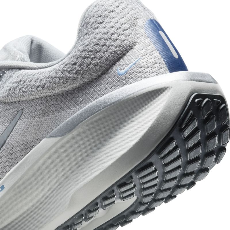 Tenis-nike-para-mujer-Wmns-Nike-Air-Winflo-11-para-correr-color-gris.-Talon