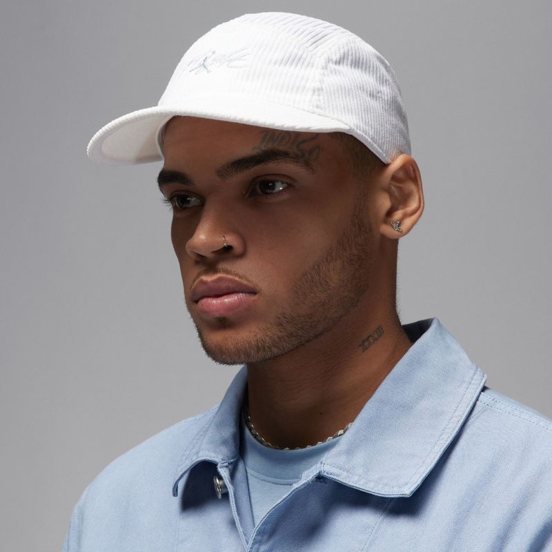 Gorra-nike-para-hombre-U-J-Aw84-Jumpman-Cap-para-moda-color-blanco.-Frente-Sin-Modelo